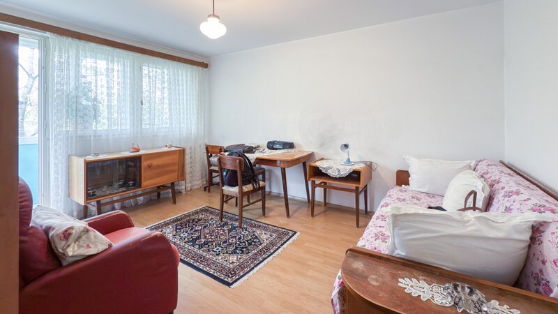 Doua camere, decomandat, etaj 3/4, pozitie deosebita